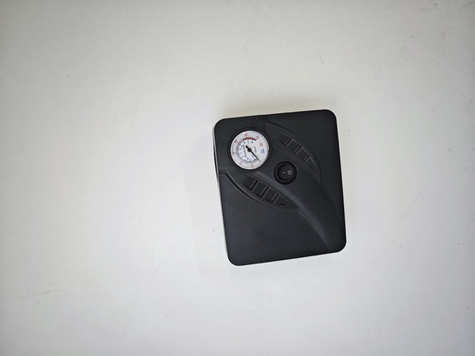 ब्लैक कार टायर डीसी 12V पोर्टेबल एयर कंप्रेसर पोर्टेबल टायर inflator